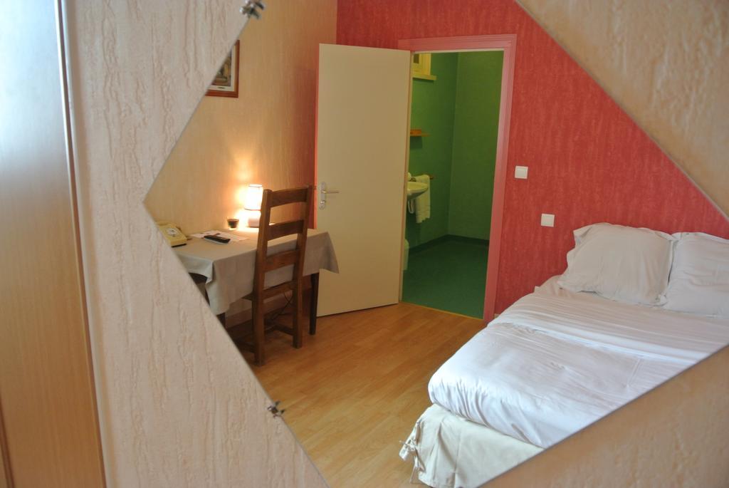 Hotel Le Central Boussac  Habitación foto